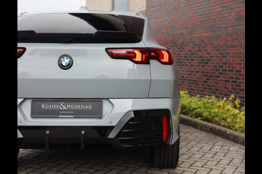 BMW X2 sDrive18d *M-Sport*Pano*HUD*Harman/Kardon*Brooklyn*