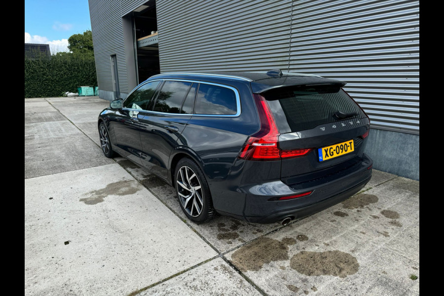 Volvo V60 T5 Aut. Momentum Intellisafe Trekhaak CruiseControl OnCall 250pk