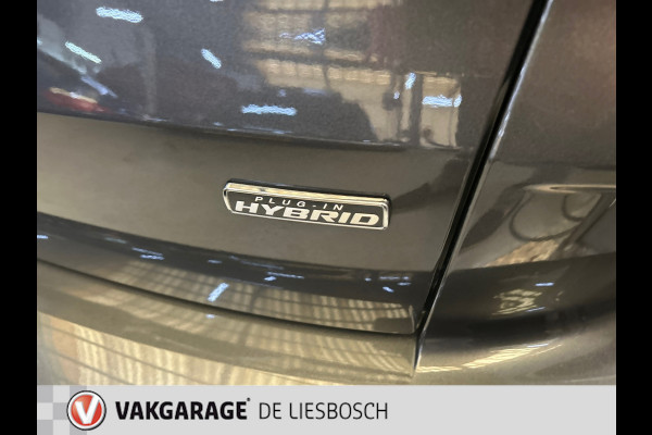 Ford Kuga 2.5 PHEV ST-Line X / panorama-dak / stoel en stuurverwarming / B&O /