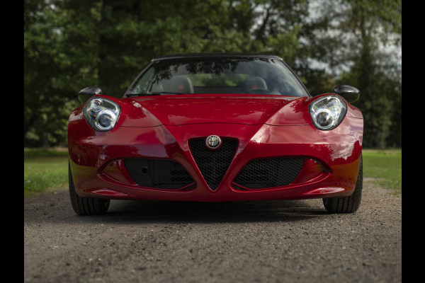 Alfa Romeo 4C Spider 1750TBI TCT | Rosso Competizione | 1e eigenaresse | Lederen dashboard