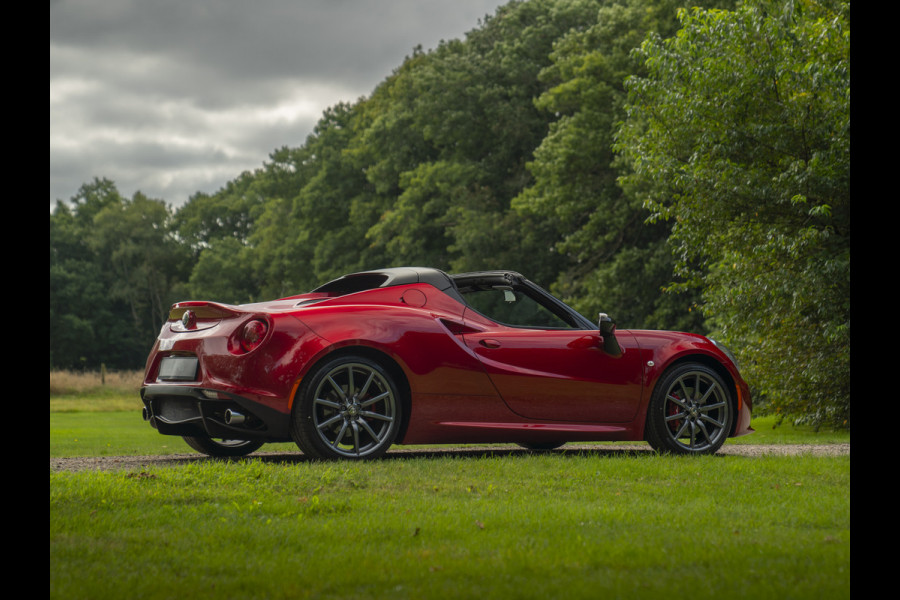 Alfa Romeo 4C Spider 1750TBI TCT | Rosso Competizione | 1e eigenaresse | Lederen dashboard