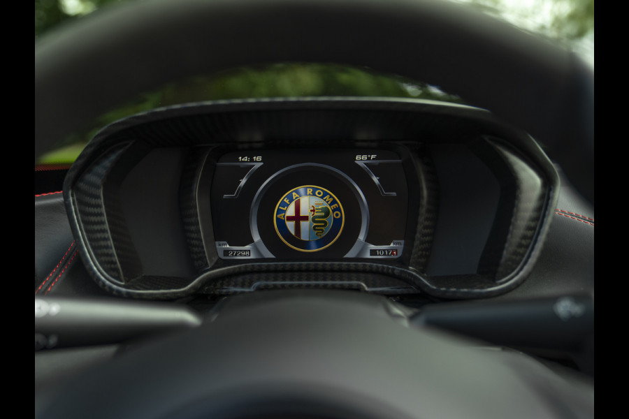 Alfa Romeo 4C Spider 1750TBI TCT | Rosso Competizione | 1e eigenaresse | Lederen dashboard