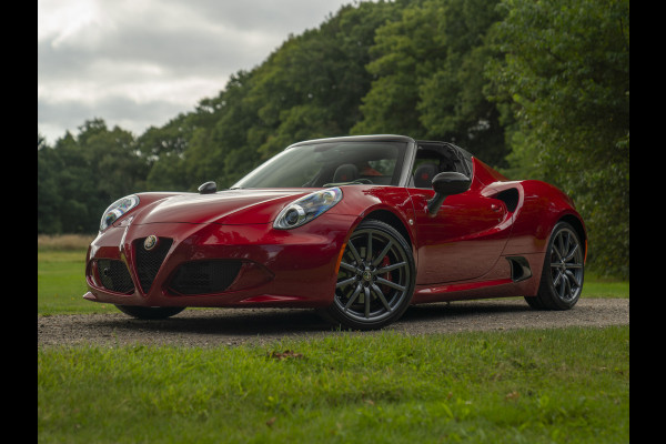 Alfa Romeo 4C Spider 1750TBI TCT | Rosso Competizione | 1e eigenaresse | Lederen dashboard