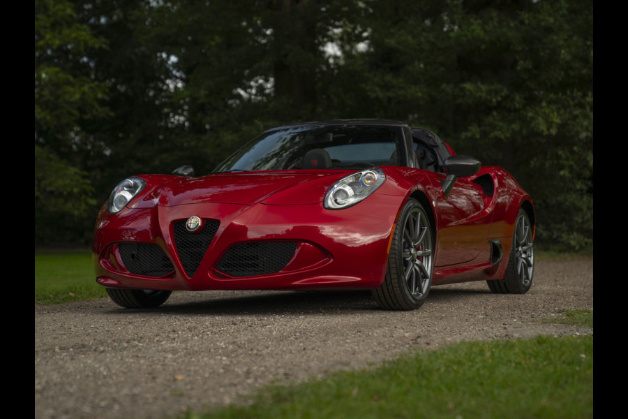 Alfa Romeo 4C Spider 1750TBI TCT | Rosso Competizione | 1e eigenaresse | Lederen dashboard