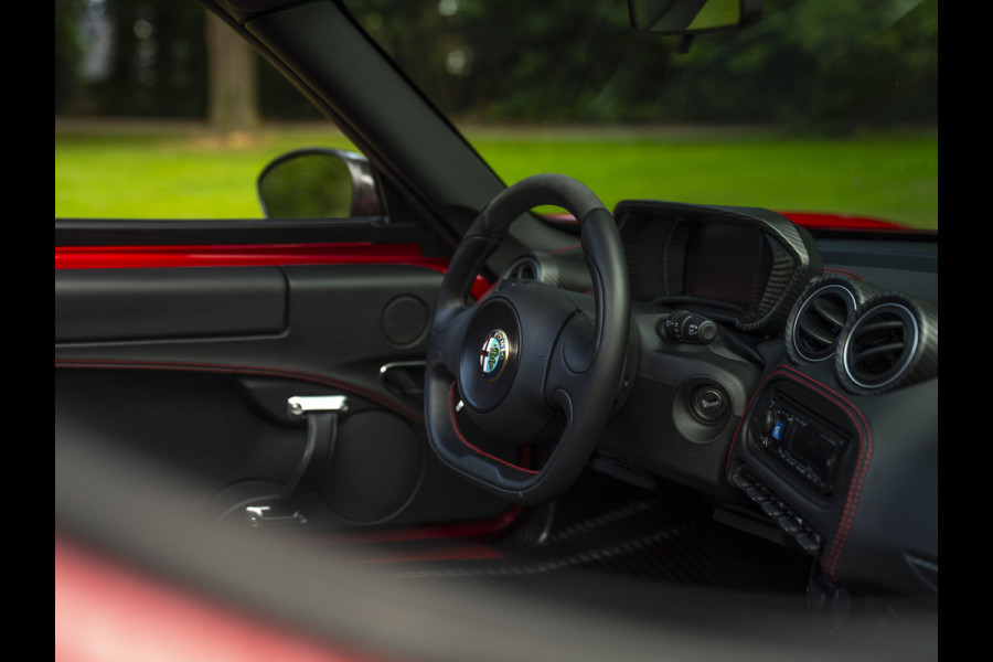 Alfa Romeo 4C Spider 1750TBI TCT | Rosso Competizione | 1e eigenaresse | Lederen dashboard