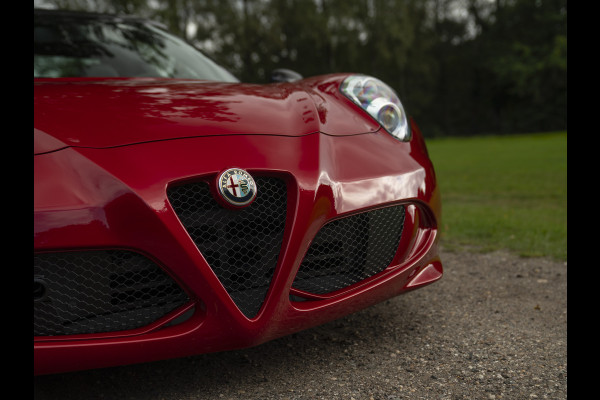 Alfa Romeo 4C Spider 1750TBI TCT | Rosso Competizione | 1e eigenaresse | Lederen dashboard