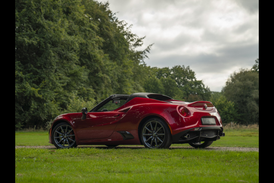 Alfa Romeo 4C Spider 1750TBI TCT | Rosso Competizione | 1e eigenaresse | Lederen dashboard