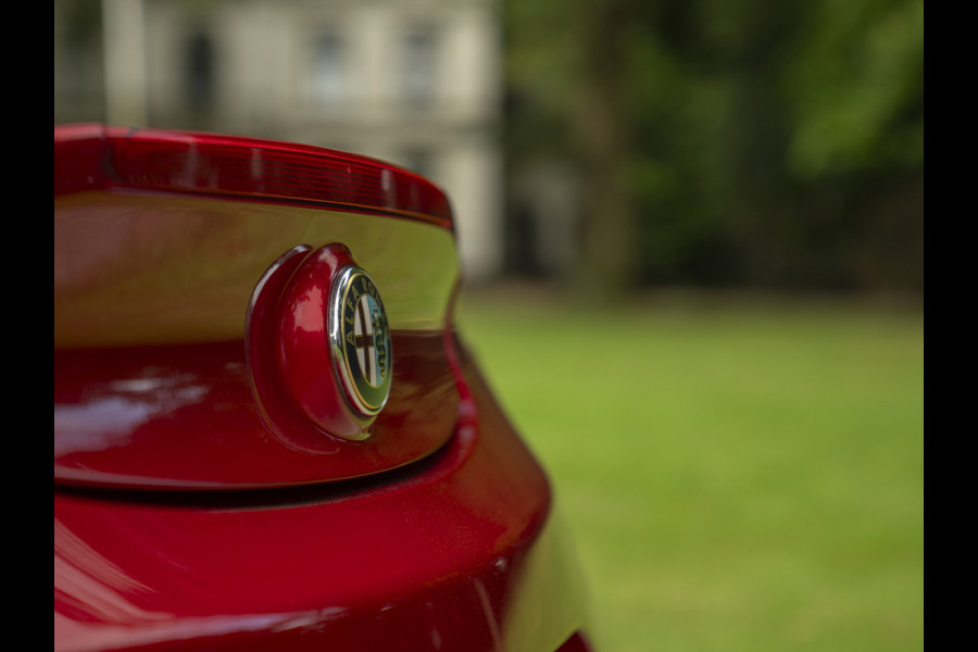 Alfa Romeo 4C Spider 1750TBI TCT | Rosso Competizione | 1e eigenaresse | Lederen dashboard