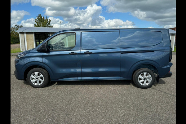 Ford Transit Custom 320 2.0 TDCI L2H1 Trend SCI Automaat 170pk | Adaptive cruise control | Dubbele schuifdeur | 8-weg bestuurderstoel + passagiersstoel | Stoelverwarming | Dodehoeksensoren | Navigatie | Elektrische inklapbare spiegels | 16 inch lichtmetalen velgen | Full LED | Dual-zone climate control | LED laadruimteverlichting