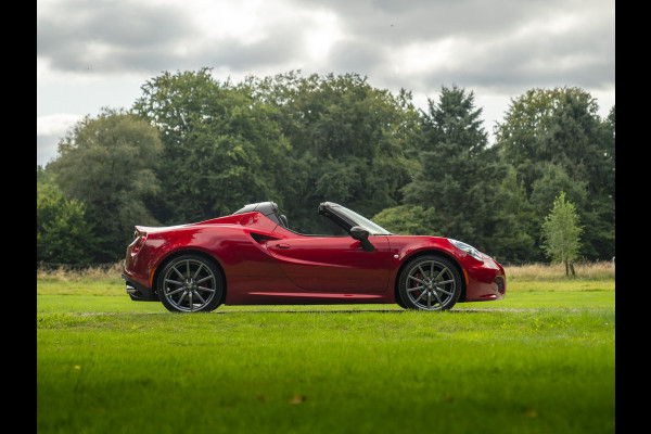 Alfa Romeo 4C Spider 1750TBI TCT | Rosso Competizione | 1e eigenaresse | Lederen dashboard