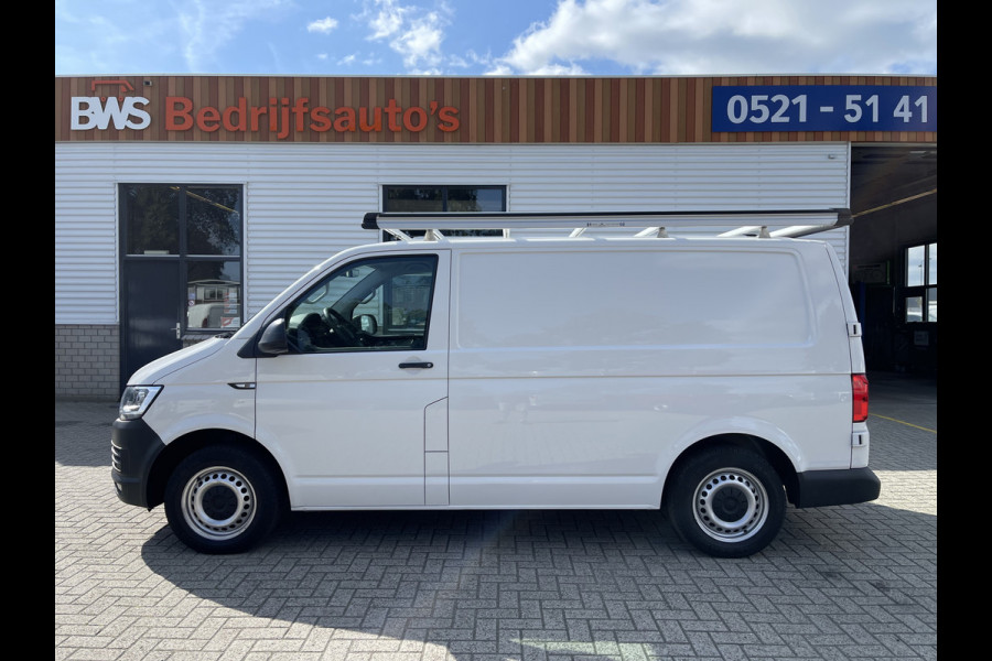 Volkswagen Transporter 2.0 TDI L1H1 Comfortline / vaste prijs rijklaar € 14.950 ex btw / lease vanaf € 285 / airco / cruise control / imperial / trekhaak / ingerichte laadruimte !