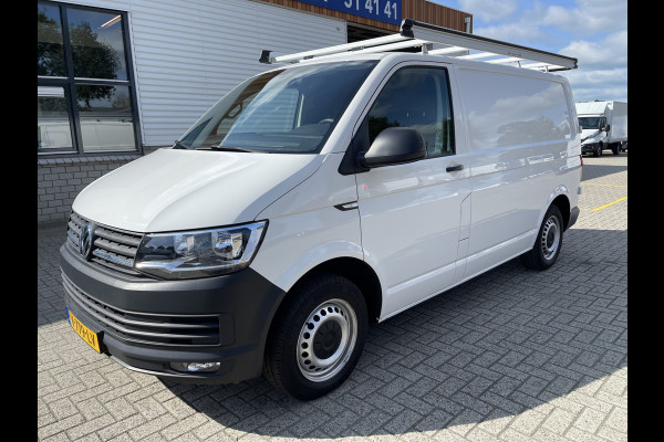 Volkswagen Transporter 2.0 TDI L1H1 Comfortline / vaste prijs rijklaar € 14.950 ex btw / lease vanaf € 285 / airco / cruise control / imperial / trekhaak / ingerichte laadruimte !