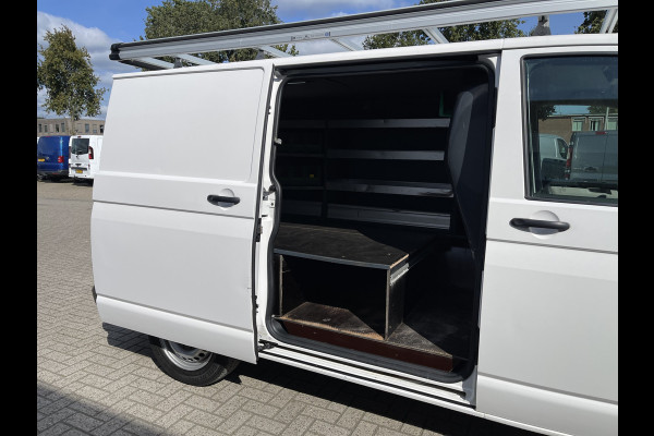 Volkswagen Transporter 2.0 TDI L1H1 Comfortline / vaste prijs rijklaar € 14.950 ex btw / lease vanaf € 285 / airco / cruise control / imperial / trekhaak / ingerichte laadruimte !