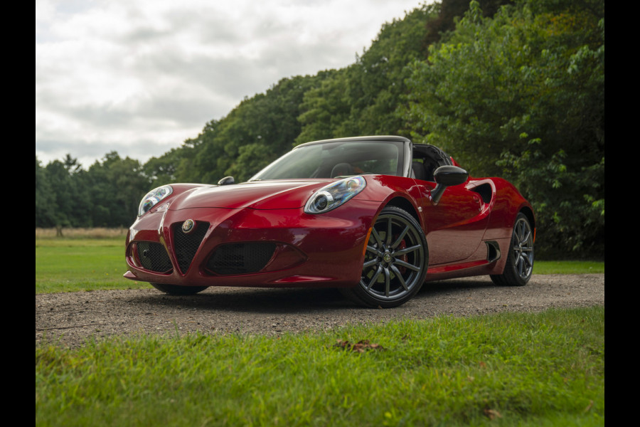 Alfa Romeo 4C Spider 1750TBI TCT | Rosso Competizione | 1e eigenaresse | Lederen dashboard