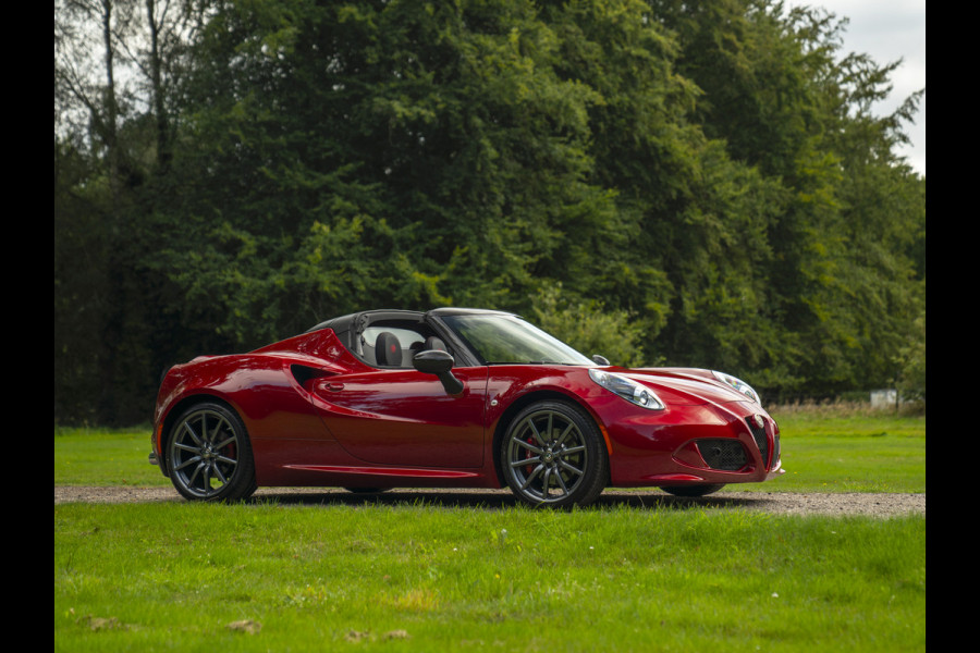 Alfa Romeo 4C Spider 1750TBI TCT | Rosso Competizione | 1e eigenaresse | Lederen dashboard