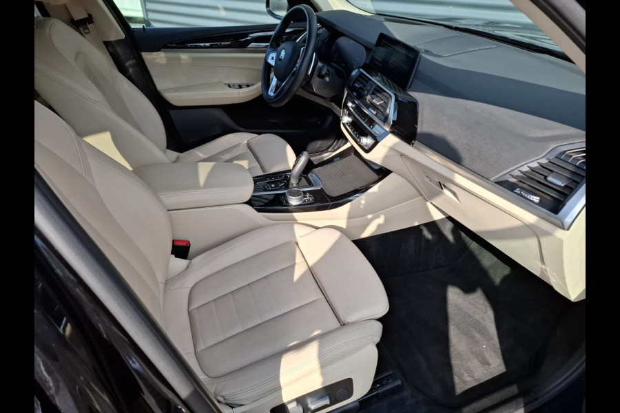 BMW X3 xDrive30e Sport Line Plug in Hybrid PHEV | Lederen Sportstoelen Memory & Ventilatie | Trekhaak af Fabriek | LED Koplampen Adaptief | Apple Carplay | Head Up | Navigatie | Sfeerverlichting |