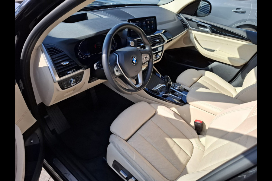 BMW X3 xDrive30e Sport Line Plug in Hybrid PHEV | Lederen Sportstoelen Memory & Ventilatie | Trekhaak af Fabriek | LED Koplampen Adaptief | Apple Carplay | Head Up | Navigatie | Sfeerverlichting |