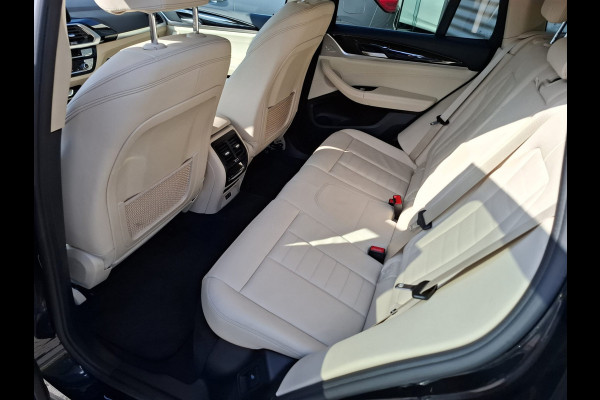 BMW X3 xDrive30e Sport Line Plug in Hybrid PHEV | Lederen Sportstoelen Memory & Ventilatie | Trekhaak af Fabriek | LED Koplampen Adaptief | Apple Carplay | Head Up | Navigatie | Sfeerverlichting |