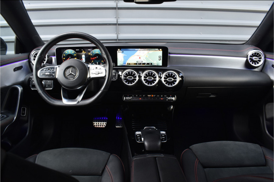 Mercedes-Benz CLA-Klasse 200 BUSINESS SOLUTION AMG | CAMERA | AMBIANCE INTERIEUR | NL-AUTO | SPORTSTOEL | NL-AUTO | WIDESCREEN