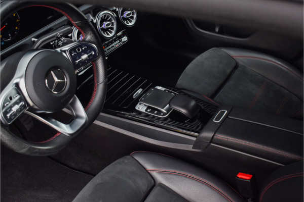 Mercedes-Benz CLA-Klasse 200 BUSINESS SOLUTION AMG | CAMERA | AMBIANCE INTERIEUR | NL-AUTO | SPORTSTOEL | NL-AUTO | WIDESCREEN