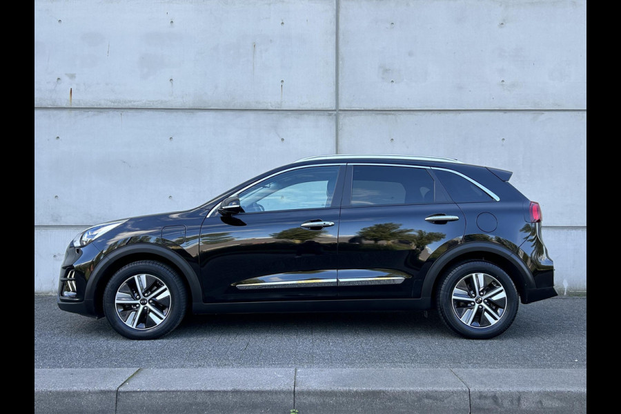 Kia Niro 1.6 GDi PHEV DynamicPlusLine Automaat | Leder | Schuif-/Kanteldak | Camera | Navi | Stuur-/Stoelverwarming | Key-Less | 16” Velgen | Clima | Apple CarPlay/Android Auto | PDC | Cruise | LED |