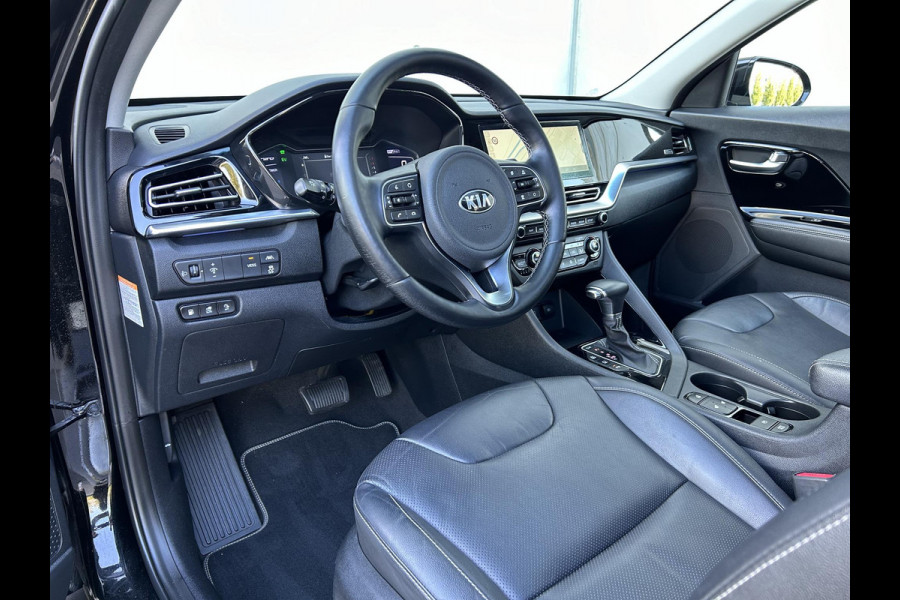 Kia Niro 1.6 GDi PHEV DynamicPlusLine Automaat | Leder | Schuif-/Kanteldak | Camera | Navi | Stuur-/Stoelverwarming | Key-Less | 16” Velgen | Clima | Apple CarPlay/Android Auto | PDC | Cruise | LED |