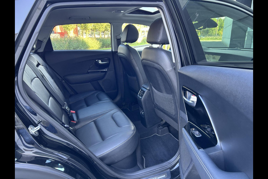 Kia Niro 1.6 GDi PHEV DynamicPlusLine Automaat | Leder | Schuif-/Kanteldak | Camera | Navi | Stuur-/Stoelverwarming | Key-Less | 16” Velgen | Clima | Apple CarPlay/Android Auto | PDC | Cruise | LED |