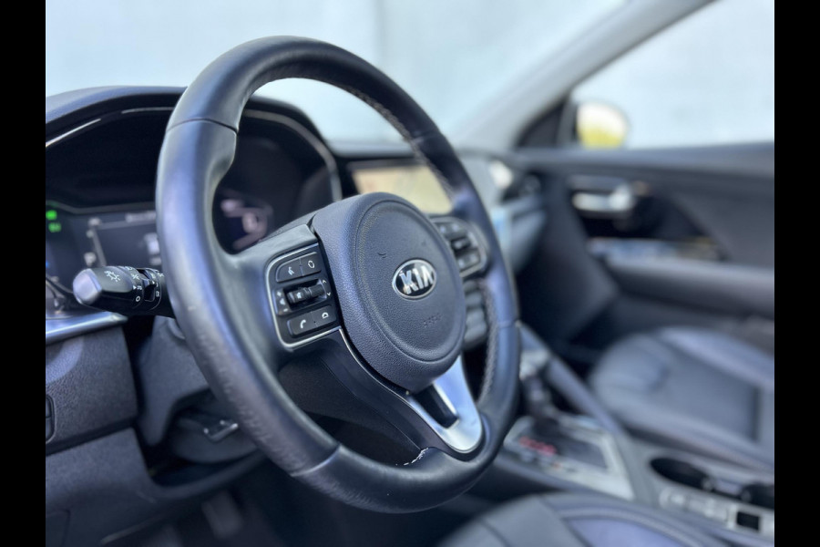 Kia Niro 1.6 GDi PHEV DynamicPlusLine Automaat | Leder | Schuif-/Kanteldak | Camera | Navi | Stuur-/Stoelverwarming | Key-Less | 16” Velgen | Clima | Apple CarPlay/Android Auto | PDC | Cruise | LED |