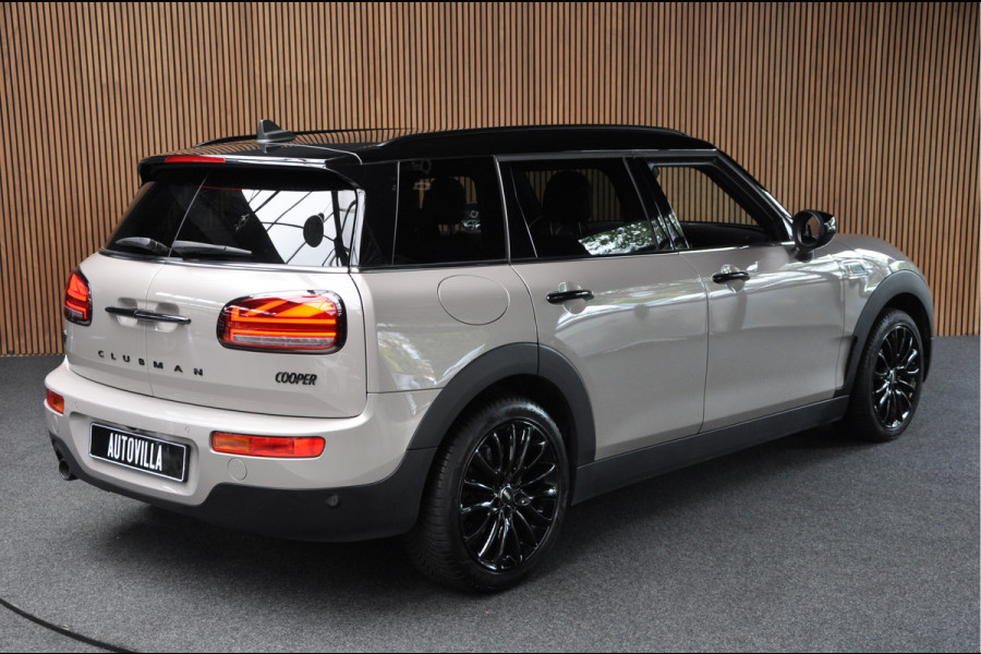 MINI Clubman 1.5 Cooper Navi Leer Camera PDC Carplay Keyless 17" LM velgen Zwarte binnenhemel Stoelverwarming Sportstoelen LED BTW auto!