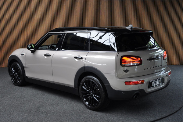 MINI Clubman 1.5 Cooper Navi Leer Camera PDC Carplay Keyless 17" LM velgen Zwarte binnenhemel Stoelverwarming Sportstoelen LED BTW auto!