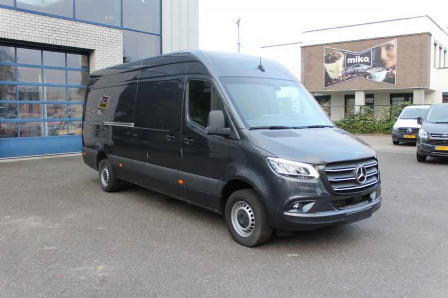 Mercedes-Benz Sprinter 317 CDI L3H2 3500kg trekhaak, MBUX 10.25 met parkeerpakket en camera, Etc.