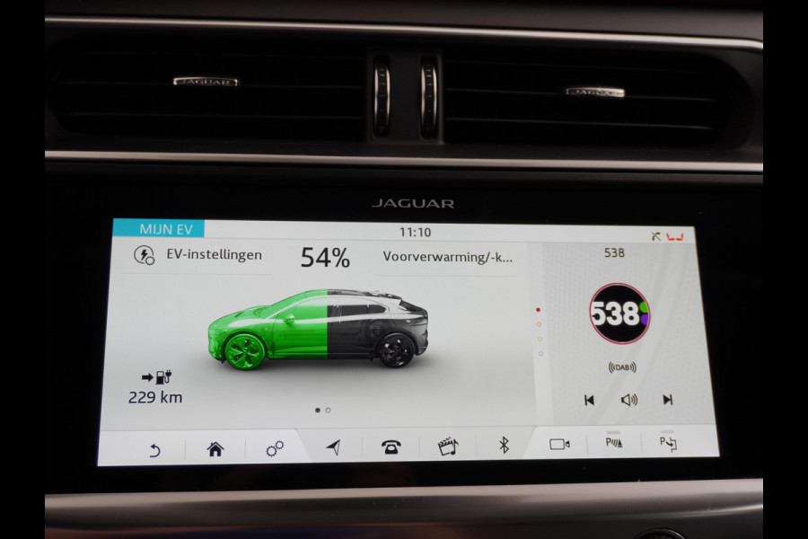 Jaguar I-PACE EV400pk SE 90 kWh AWD Dual-Motor Apple Android Carplay Leder-Stoel+Verwarmd Cruise Navi Camera LED-a+v Connected WiFi-vb. Multi- Virtual Cockpit ECC Regen-Lichtsensor Vermoeidheids Detector Business Edition Aktieve-Gril Orig.NL auto 4,8sec 0-100 Snelladen tot 104kw DC 696Nm koppel ! 90kwh accu !