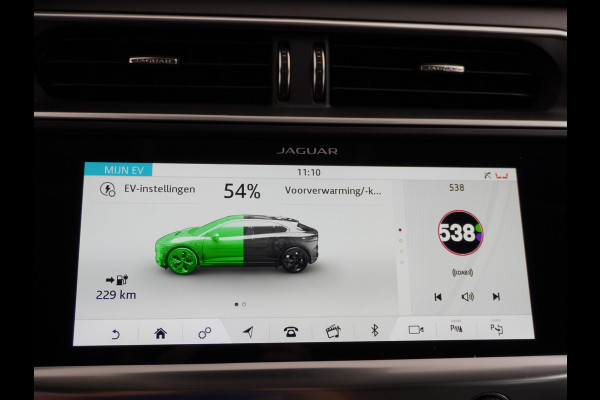 Jaguar I-PACE EV400pk SE 90 kWh AWD Dual-Motor Apple Android Carplay Leder-Stoel+Verwarmd Cruise Navi Camera LED-a+v Connected WiFi-vb. Multi- Virtual Cockpit ECC Regen-Lichtsensor Vermoeidheids Detector Business Edition Aktieve-Gril Orig.NL auto 4,8sec 0-100 Snelladen tot 104kw DC 696Nm koppel ! 90kwh accu !