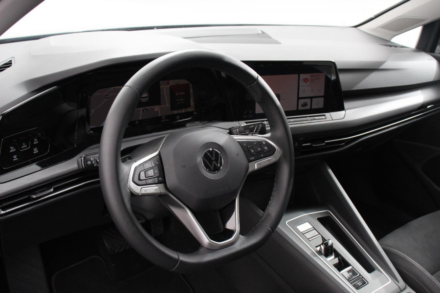 Volkswagen Golf 1.5 eTSI 150pk DSG Style | Navigatie | Climate control | Camera | Adaptive Cruise control | Virtua Cockpit | Led | Winter pakket | 17" LMV