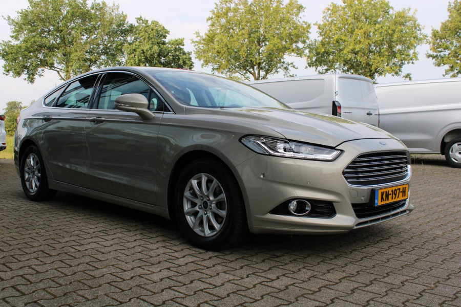 Ford Mondeo 1.5 Titanium | Automaat! | Trekhaak | Stoelverwarming | Navigatie | Climate Control | Cruise Control |