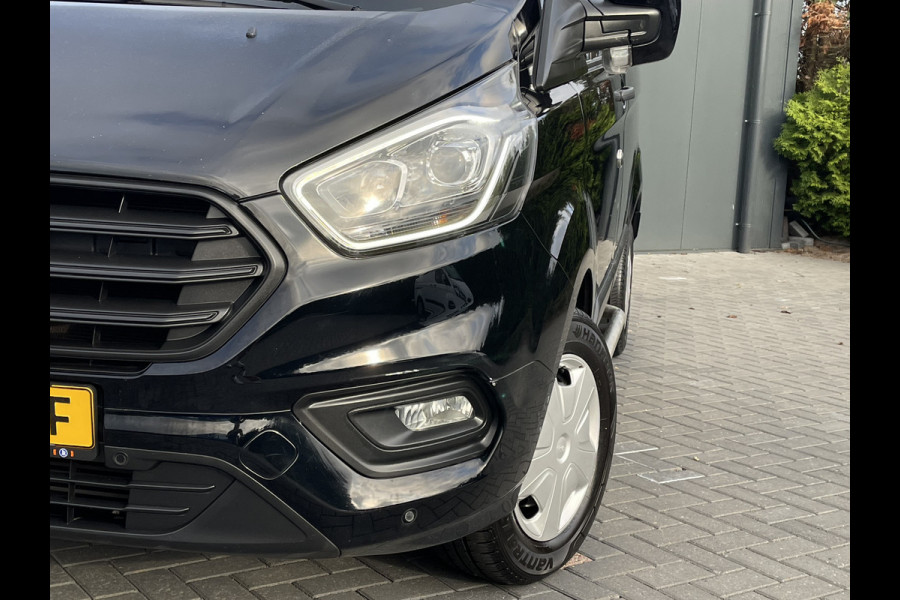 Ford Transit Custom 2.0 TDCI 131 PK / L1H1 / AIRCO / CRUISE / IMPERIAAL / CAMERA / TREKHAAK / 3-ZITS