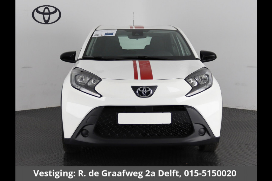 Toyota Aygo X 1.0 VVT-i MT Play + Coral Red Pack | Apple Carplay & AndroidAUTO | All-Season banden | Adaptive Cruise control