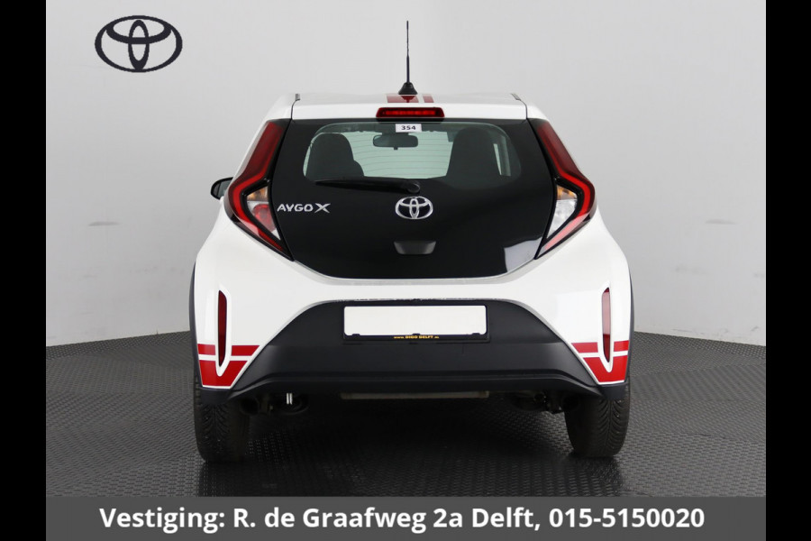 Toyota Aygo X 1.0 VVT-i MT Play + Coral Red Pack | Apple Carplay & AndroidAUTO | All-Season banden | Adaptive Cruise control