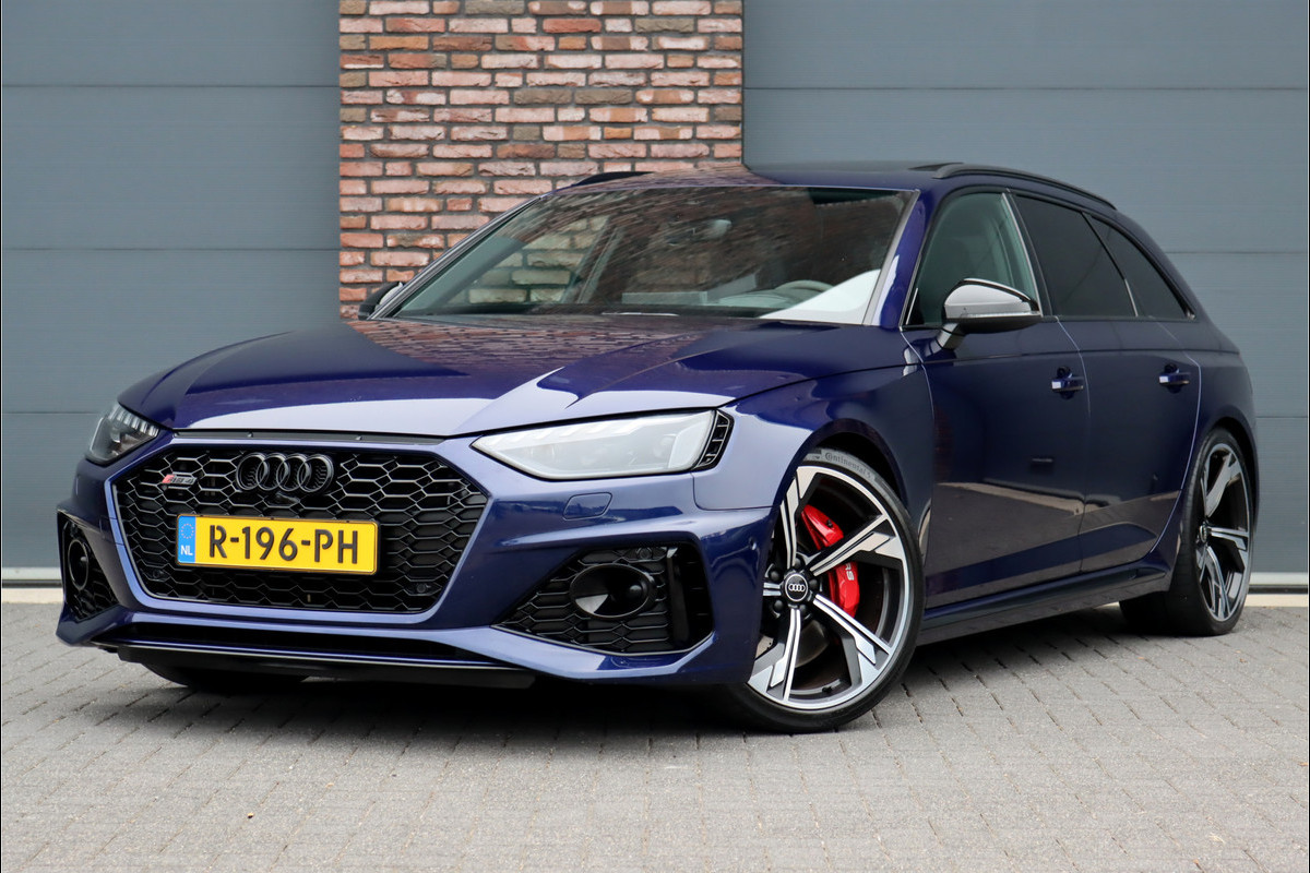 Audi A4 Avant 2.9 TFSI RS 4 Quattro Competition+ Aut8 | Adaptive Cruise Control | Bang&Olufsen | Carbon Sierdelen | Massage | Panoramadak | Memory | HUD | Camera | Keyless Entry | Stoelverwarming Achter | Nappa Leder |