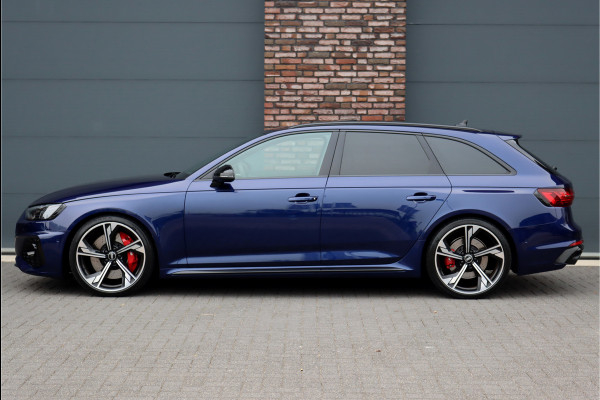 Audi A4 Avant 2.9 TFSI RS 4 Quattro Competition+ Aut8 | Adaptive Cruise Control | Bang&Olufsen | Carbon Sierdelen | Massage | Panoramadak | Memory | HUD | Camera | Keyless Entry | Stoelverwarming Achter | Nappa Leder |