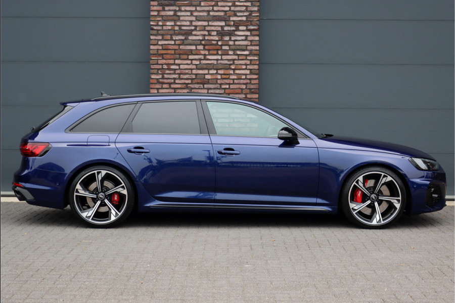 Audi A4 Avant 2.9 TFSI RS 4 Quattro Competition+ Aut8 | Adaptive Cruise Control | Bang&Olufsen | Carbon Sierdelen | Massage | Panoramadak | Memory | HUD | Camera | Keyless Entry | Stoelverwarming Achter | Nappa Leder |