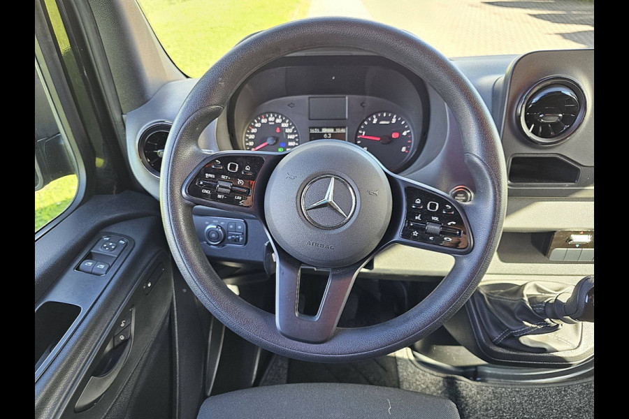 Mercedes-Benz Sprinter 317 1.9 CDI L2H2 RWD Euro6 Airco Stoelverwarming + Standkachel 170Pk!