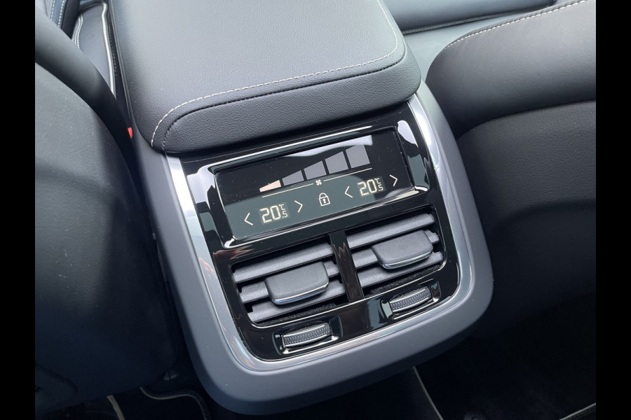 Volvo XC60 2.0 T4 R-Design | Pano | Trekhaak | Leder | CarPlay | LED | Camera | 19 inch