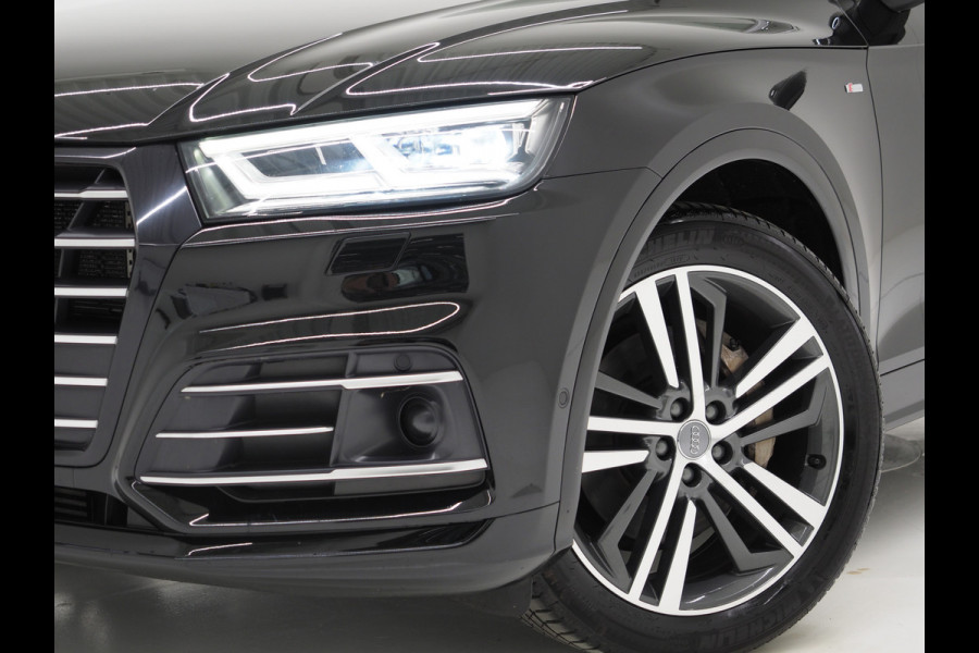 Audi Q5 55 TFSI e quattro Competition | Luchtvering | Panoramadak | Adaptive Cruise | Keyless | Virtual