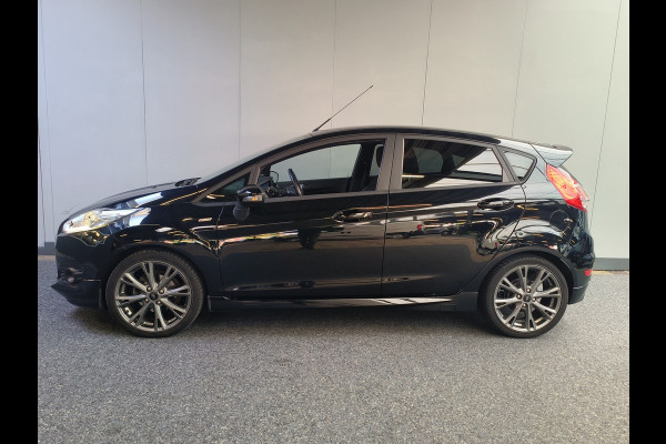 Ford Fiesta 1.0 EcoBoost ST Line uit 2016 Rijklaar + 12 maanden Bovag-garantie Henk Jongen Auto's in Helmond,  al 50 jaar service zoals 't hoort!