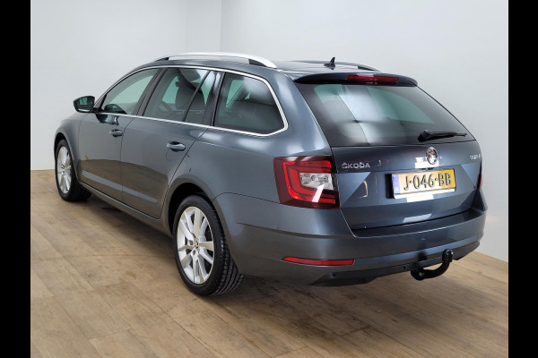 Škoda Octavia Combi Occasion met trekhaak en adaptieve cruisecontrol | tweedehands Skoda Octavia gezinsauto automaat | Full option