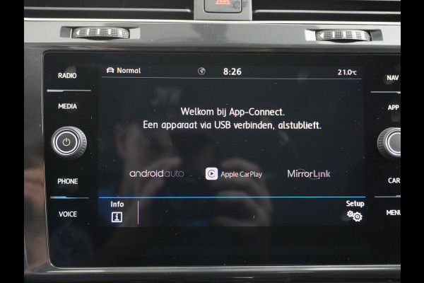 Volkswagen e-Golf €13.940,- na Subsidie 5drs Apple Carplay Android Auto Navi-Full Ecc Adapt.Cruise-Control Bluetooth Led PDV v+a Regen-Licht Senso Virtual Cockpit App-Connect Elec.ramen en Spiegels E-DITION €2.000,- subsidie mogelijk 1ste Eigenaar