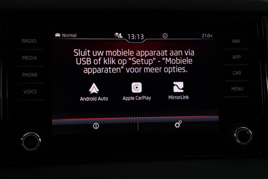 Škoda Karoq 1.5 TSI Sportline | Panoramadak | Canton | Trekhaak | Stoelverwarming | Carplay | Virtual Cockpit | Camera | DAB+