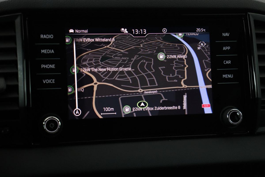 Škoda Karoq 1.5 TSI Sportline | Panoramadak | Canton | Trekhaak | Stoelverwarming | Carplay | Virtual Cockpit | Camera | DAB+