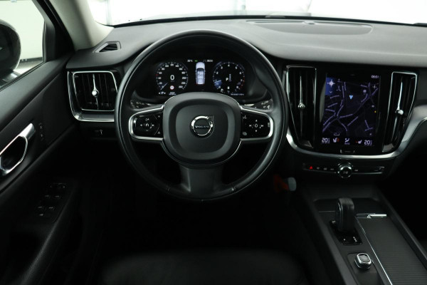 Volvo V60 B3 Momentum Advantage | Leder | Adaptive Cruise | Stoel & Stuurverwarming | Camera | Trekhaak | Voorruitverwarming